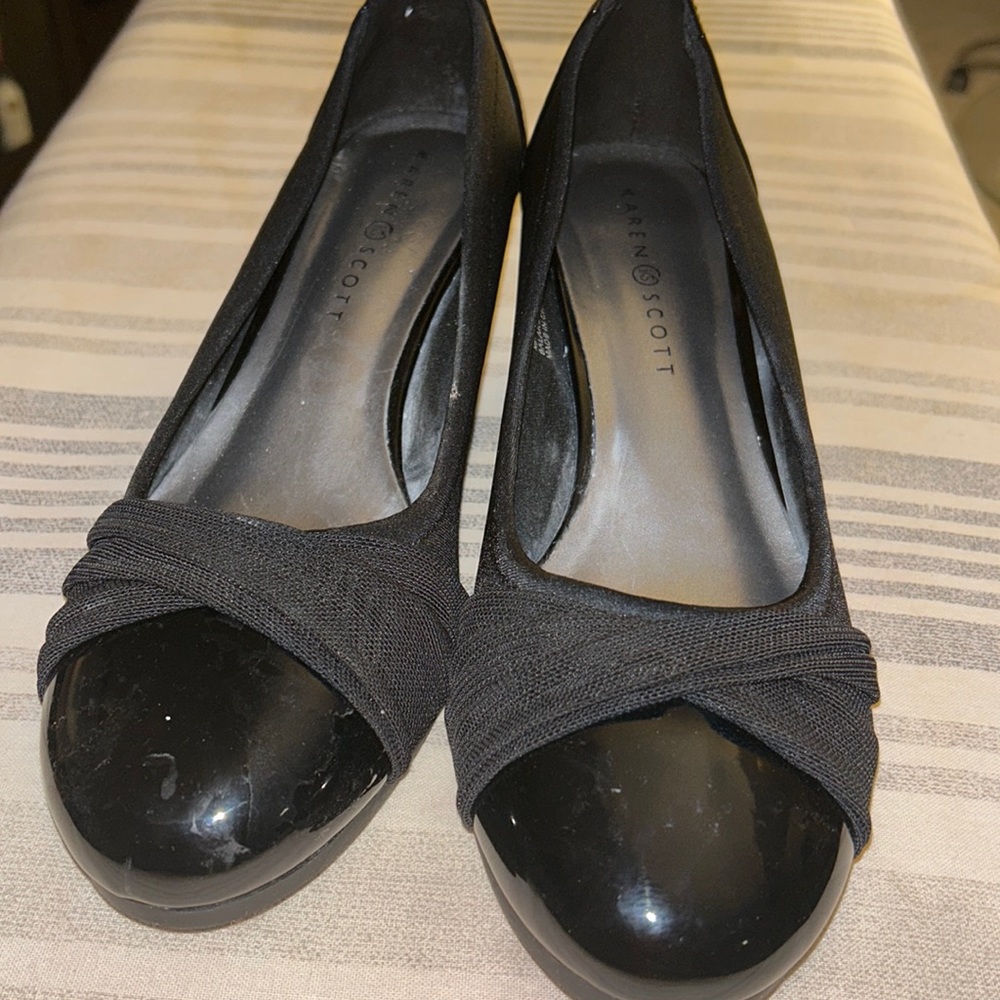 In excellent condition slip on fancy shoes by Karen Scott.  Includes shoe box.